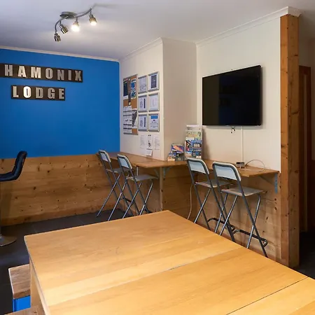 אכסניה Chamonix Lodge *