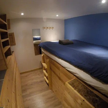 Hostal Chamonix Lodge *