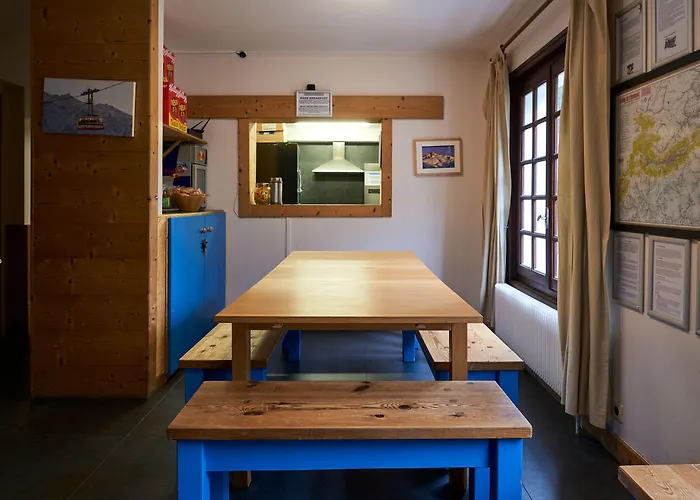 Хостел Chamonix Lodge *