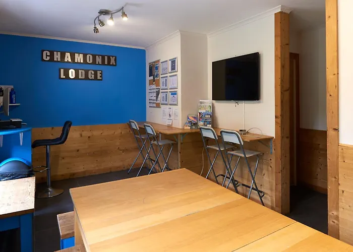 Хостел Chamonix Lodge *