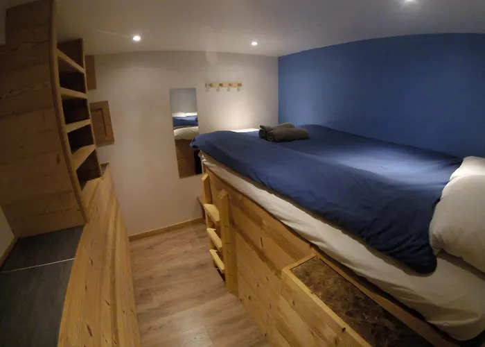 Хостел Chamonix Lodge *